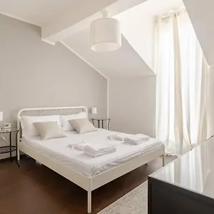 Sky-view Flat In Milano